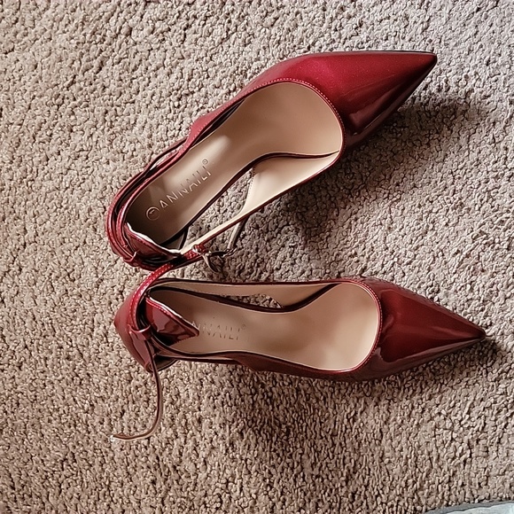 Shoes - Picture 2 of 4